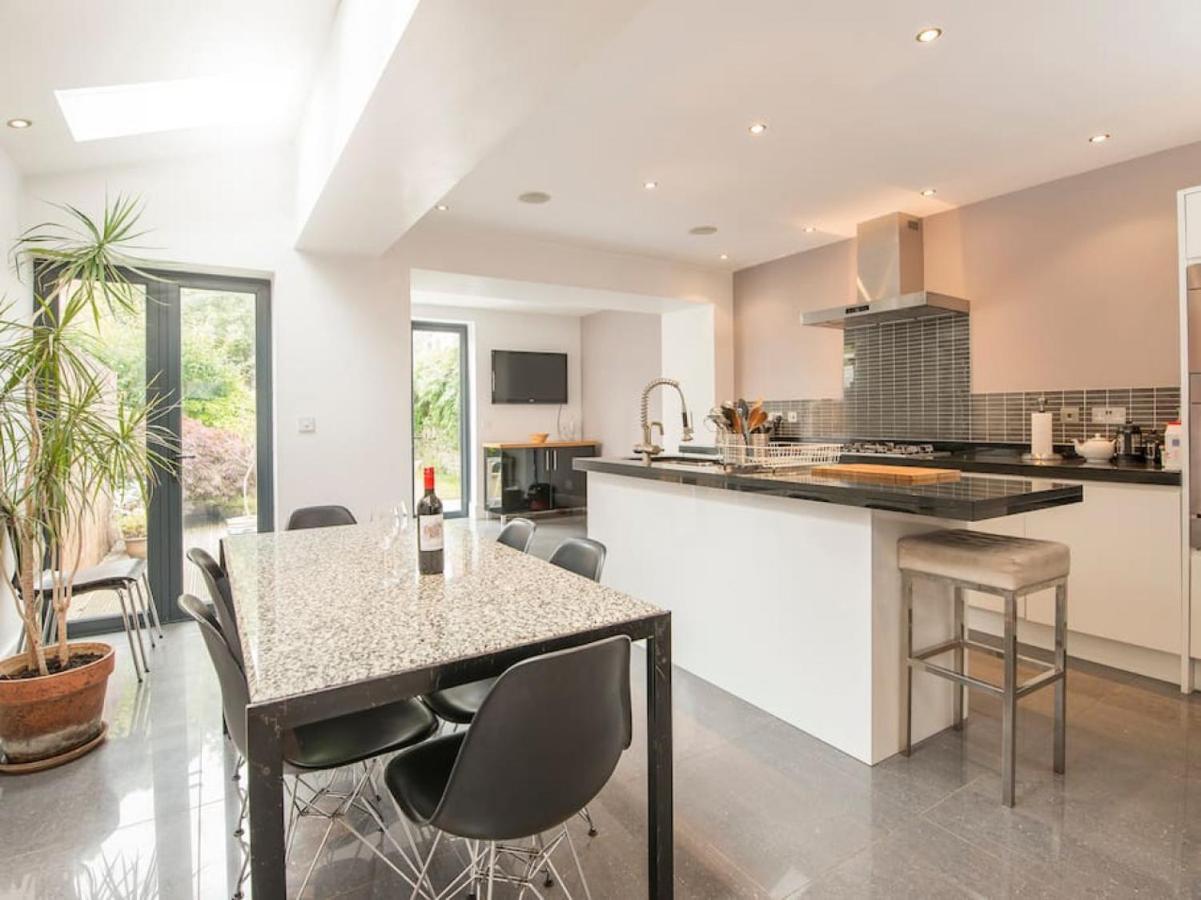 Spacious 4 Bedroom Character Home In Pontcanna Кардифф Экстерьер фото